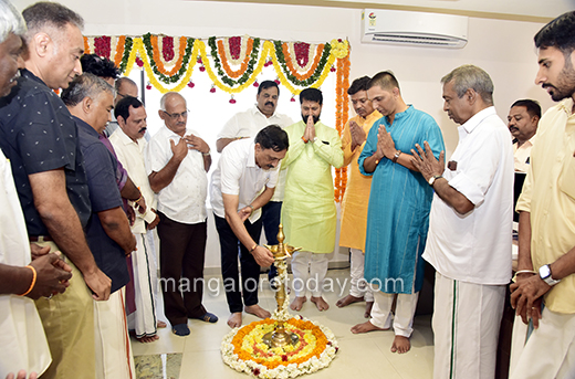 C T Ravi
